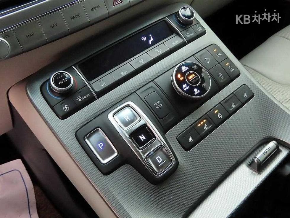 Хюндай Palisade3.8 Бензин 7-местен (Лимузин) AWD Престиж - 12