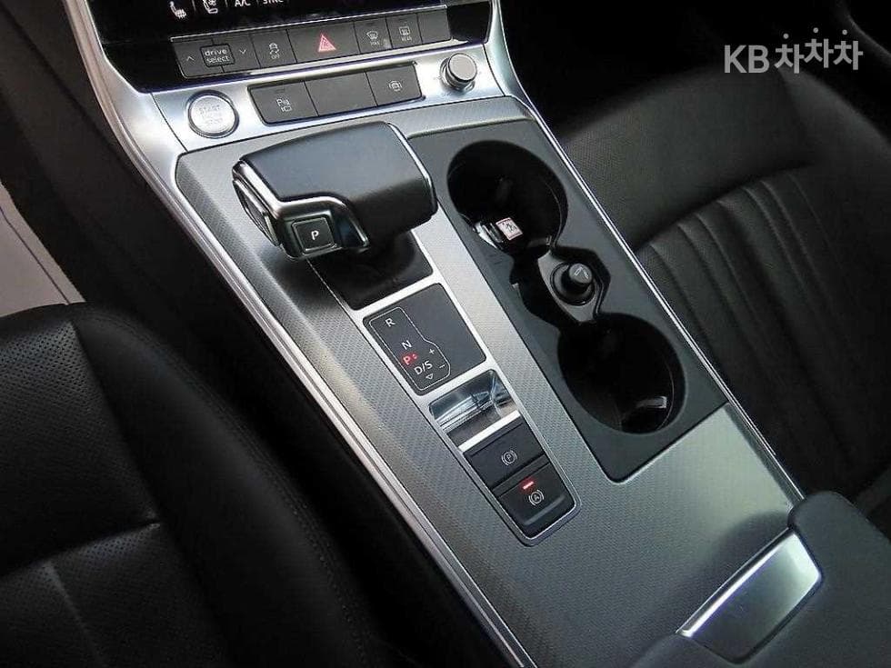 Ауди A6(C8)45 TFSI Quattro Premium - 10