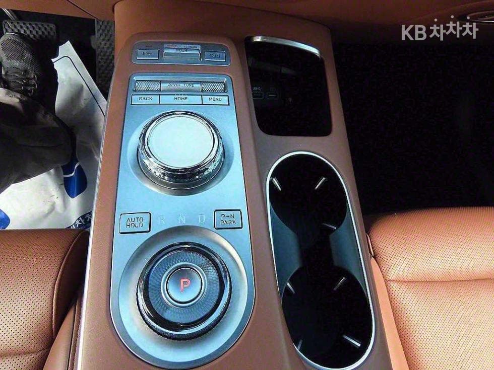 Дженезис GV70Дизел 2.2 AWD - 11