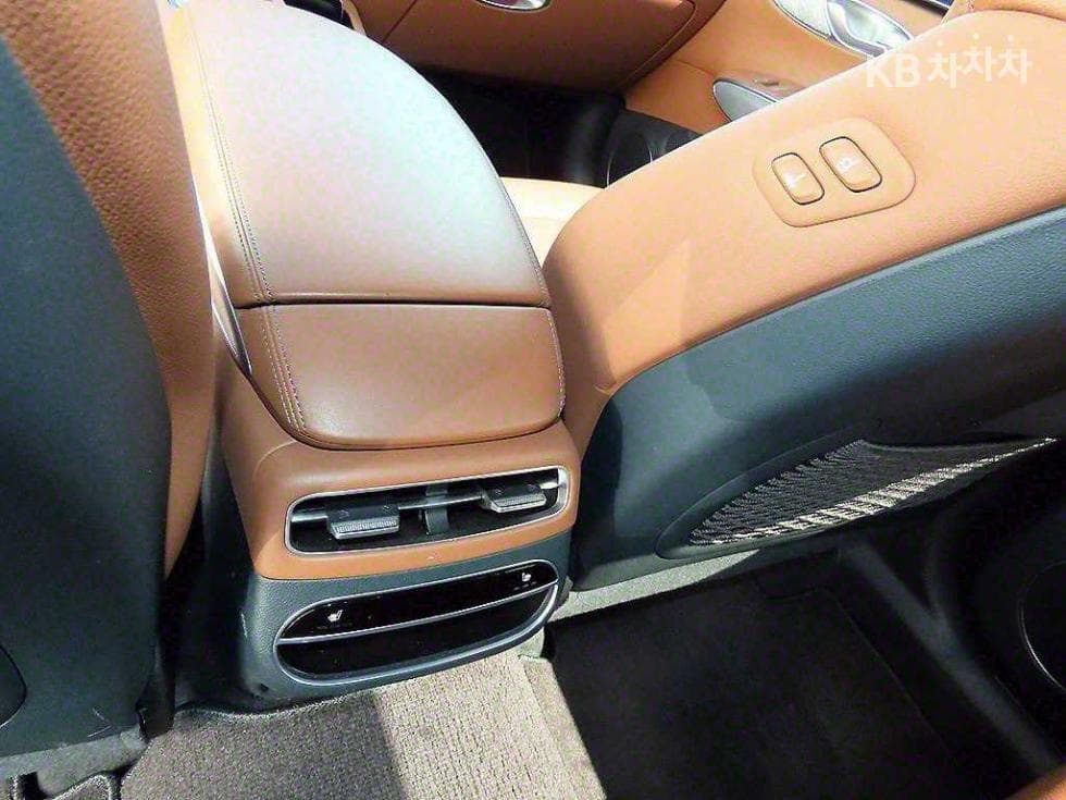 Дженезис GV70Дизел 2.2 AWD - 16