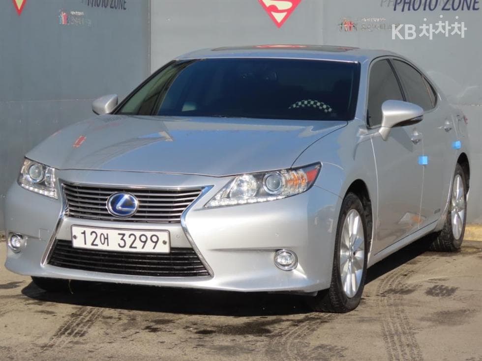 Lexus Нов ES 300h Сюприм (висок клас) - Image 1