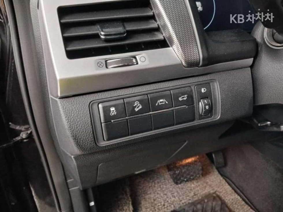 KG Mobility All New Rexton2.2 4WD 더 블랙 - 12