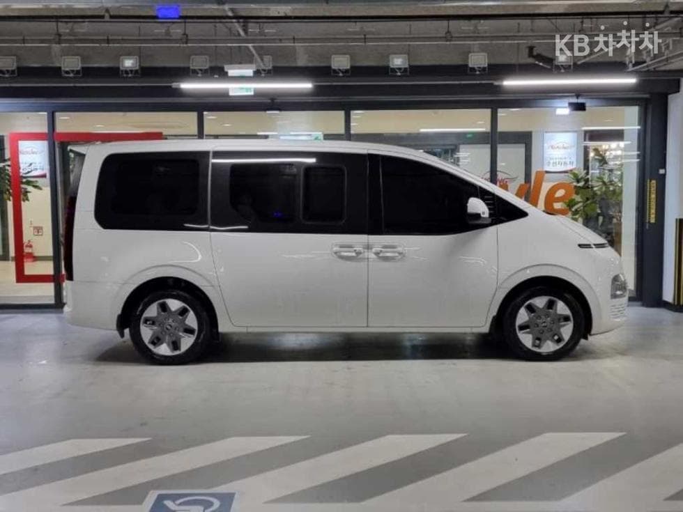 Hyundai Staria 하이브이드1.6 Turbo Gasoline Tourer 9-seater Modern - 3