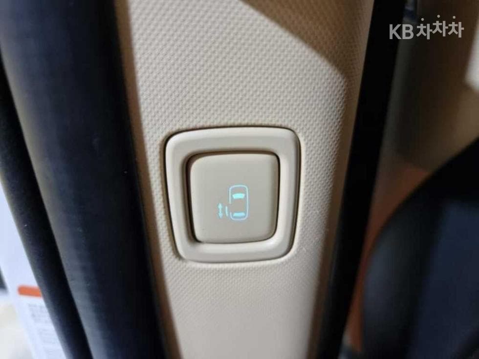 Hyundai Staria 하이브이드1.6 Turbo Gasoline Tourer 9-seater Modern - 16