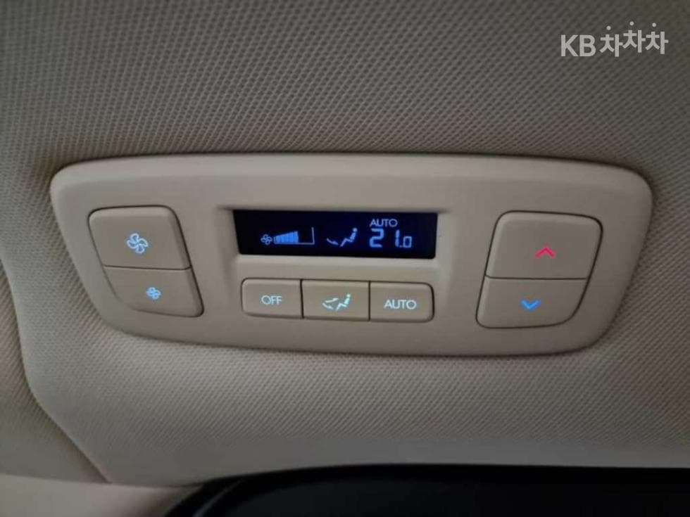 Hyundai Staria 하이브이드1.6 Turbo Gasoline Tourer 9-seater Modern - 18