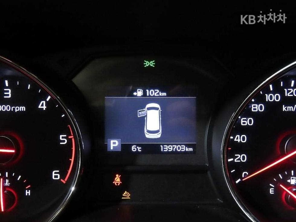 Kia The New (facelift) Carnival9-seater 2.2 Diesel Luxury - 10