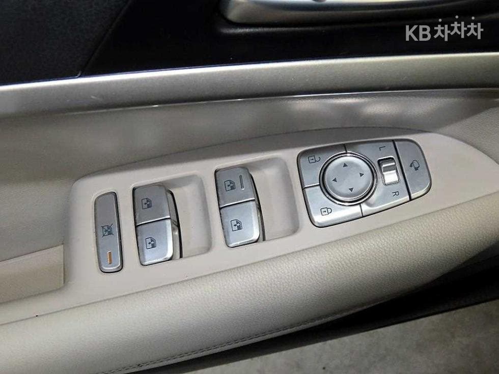 Genesis The New (facelift) G702.0T 4WD Standard - 13