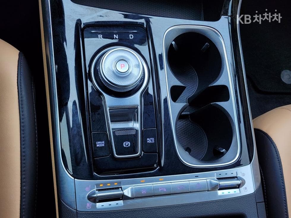 Kia Carnival 4th generationD2.2 9-seater Noblesse - 10