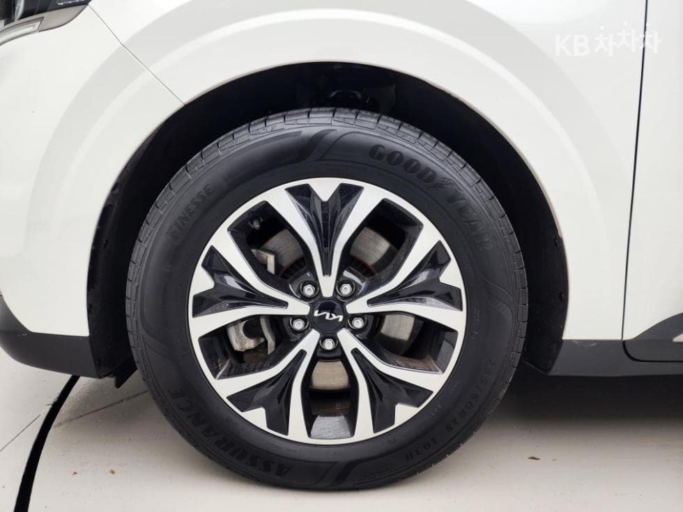 Kia Carnival 4th generationD2.2 9-seater Noblesse - 26