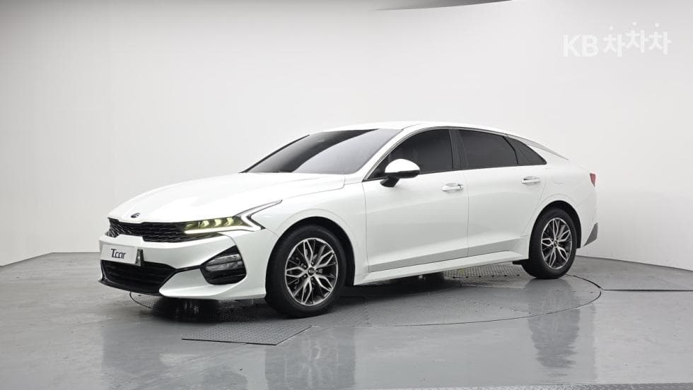 Kia K5 3rd Gen 2.0 Gasoline Prestige - Image 1