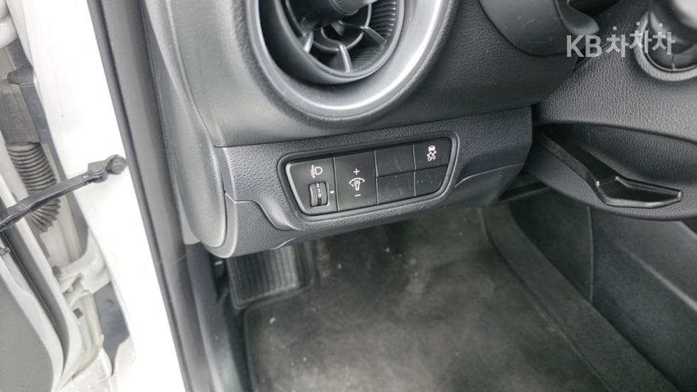 Kia K5 3rd Gen2.0 Gasoline Prestige - 16