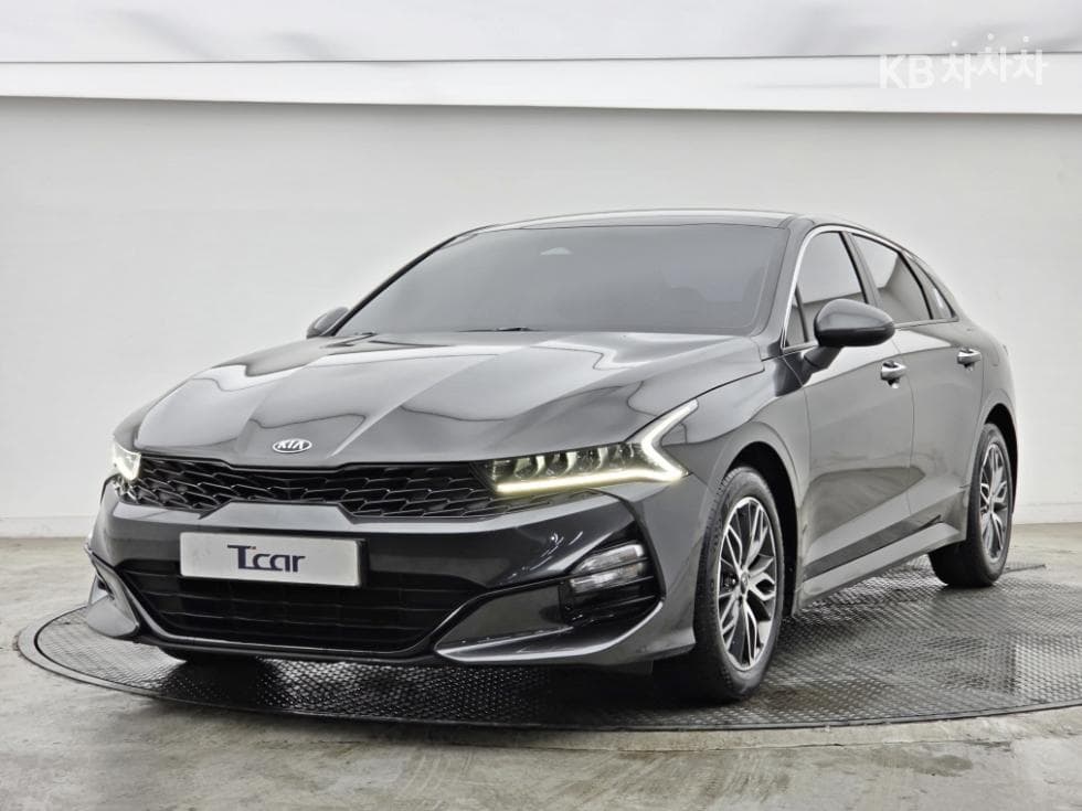 Kia K5 3rd Gen 2.0 Gasoline Prestige - Image 1