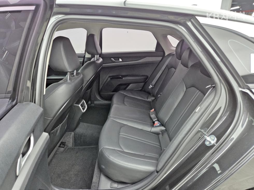 Kia K5 3rd Gen2.0 Gasoline Prestige - 17