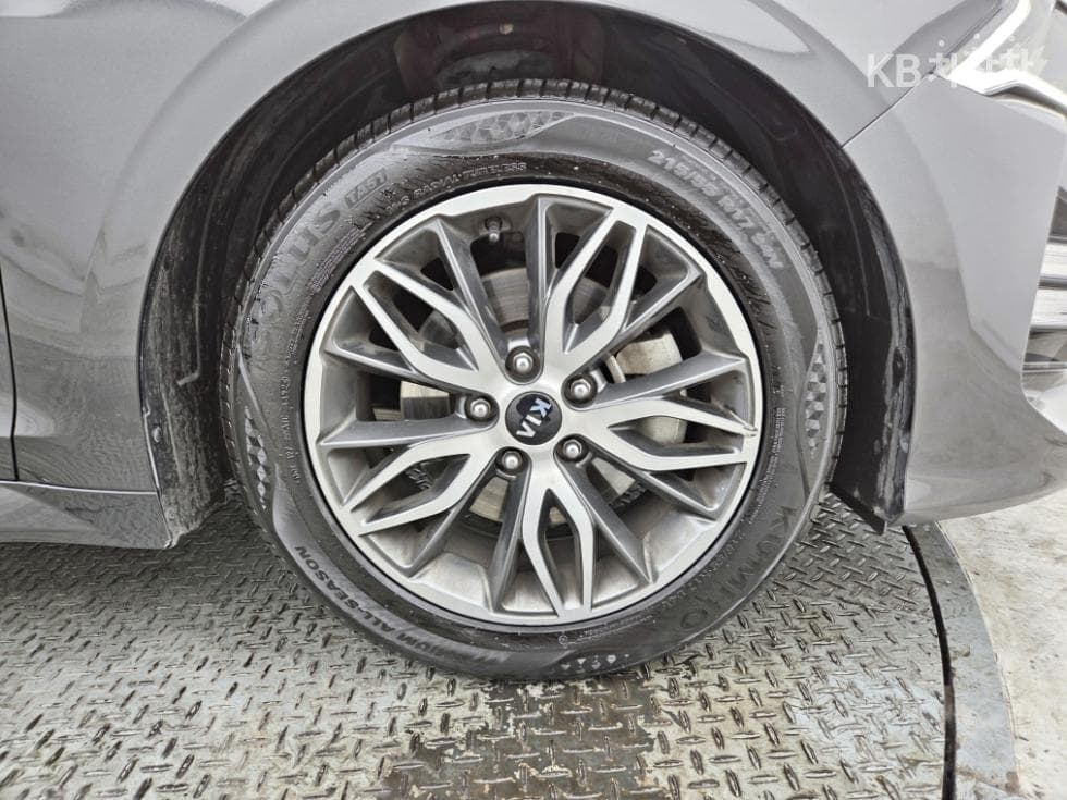 Kia K5 3rd Gen2.0 Gasoline Prestige - 23