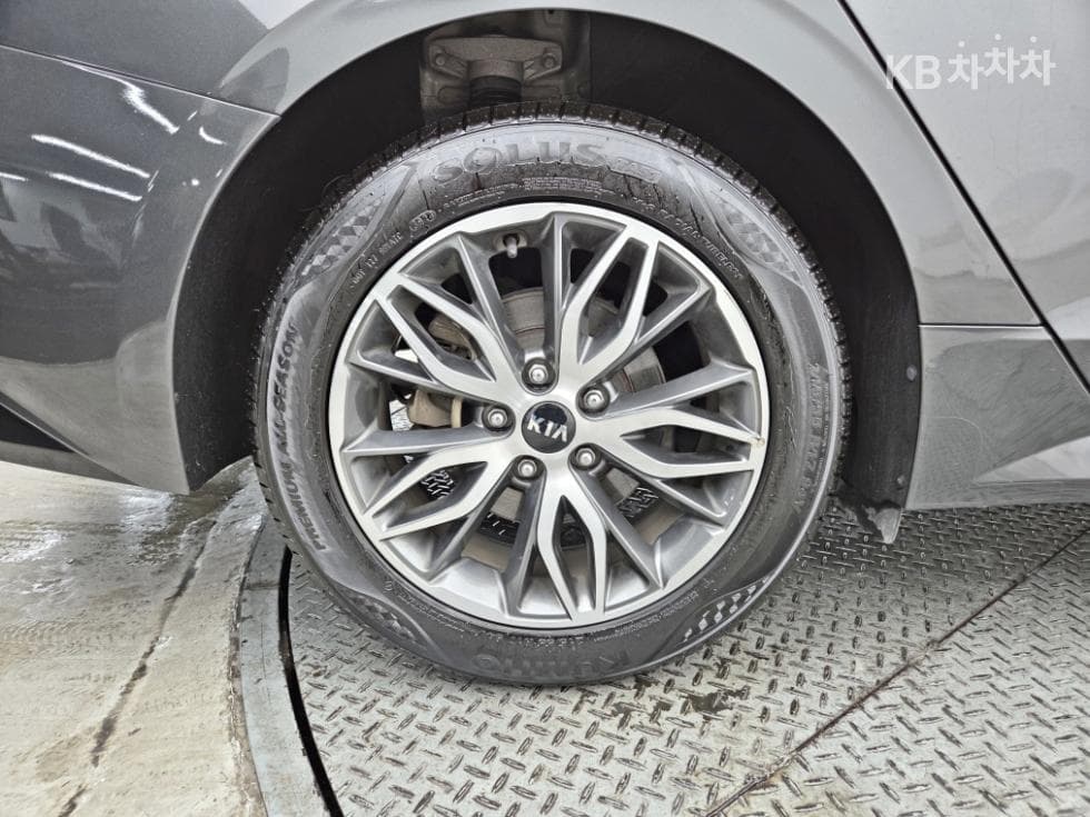 Kia K5 3rd Gen2.0 Gasoline Prestige - 24