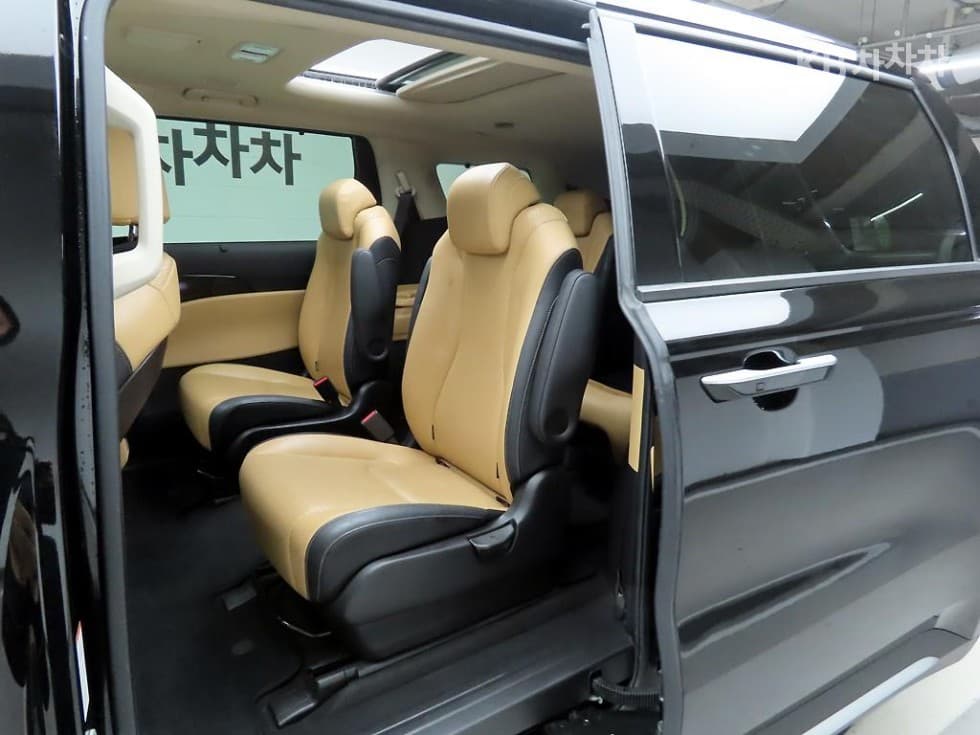 Киа Канивал 4-то поколениеD2.2 9-местен Signature - 12