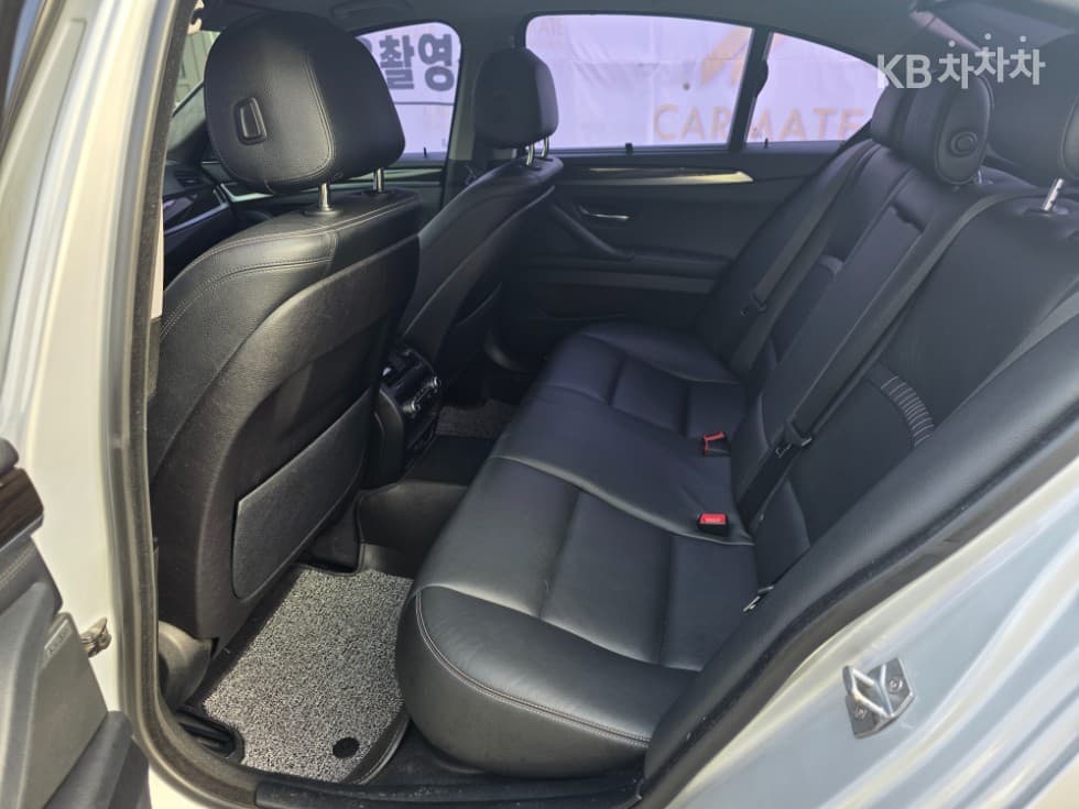 BMW New5 Series528i xDrive Luxury Standard - 6