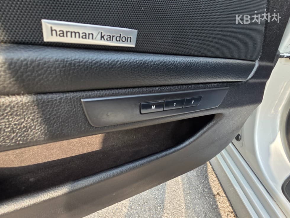 BMW New5 Series528i xDrive Luxury Standard - 9