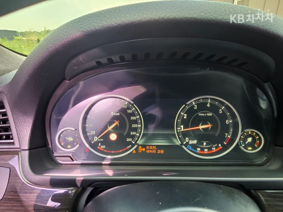 BMW New5 Series528i xDrive Luxury Standard - 14