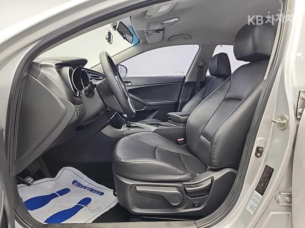 Киа The New (фейслифт) K5LPI Deluxe Стандартен - 11