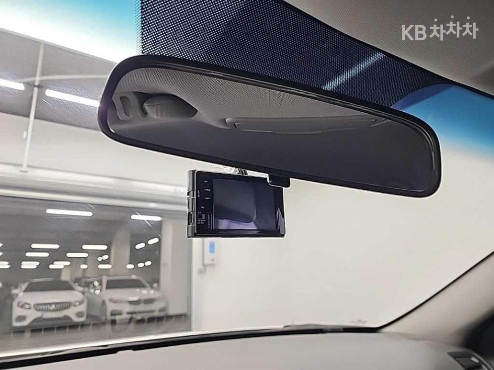 Киа The New (фейслифт) K5LPI Deluxe Стандартен - 15