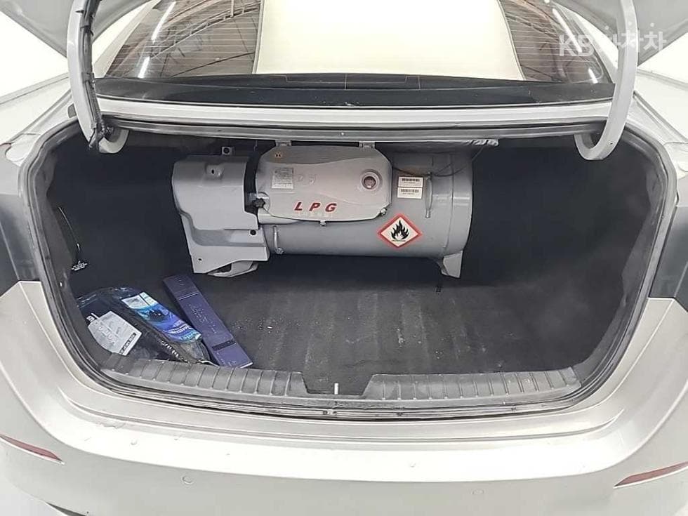 Киа The New (фейслифт) K5LPI Deluxe Стандартен - 18