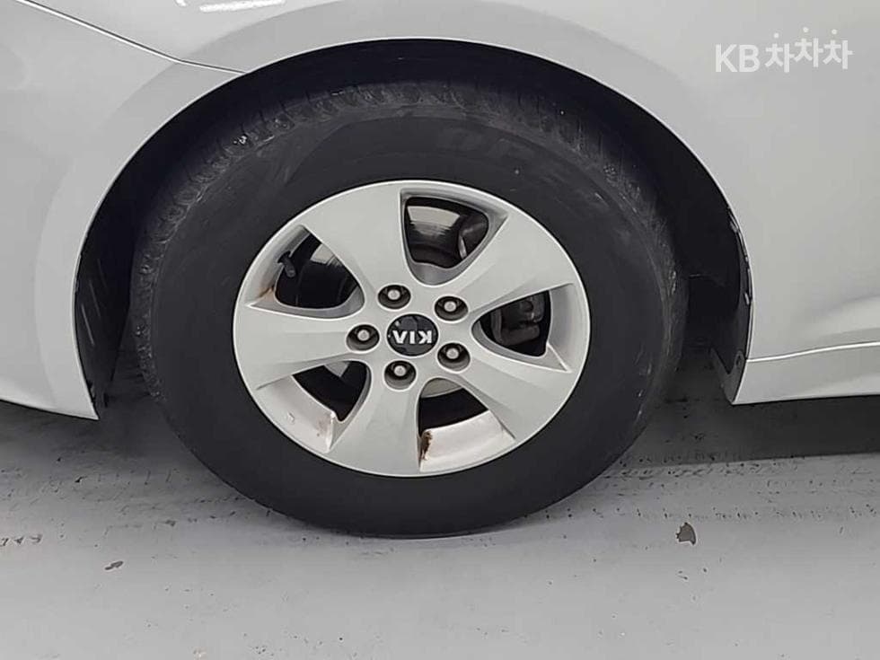 Киа The New (фейслифт) K5LPI Deluxe Стандартен - 19