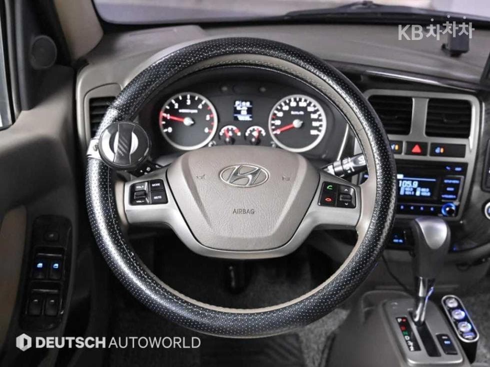 Hyundai Porter 2Extra Long Double Cab CRDi Premium - 13