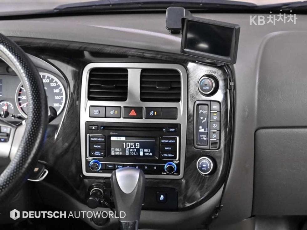 Hyundai Porter 2Extra Long Double Cab CRDi Premium - 14