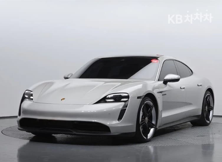 Porsche Taycan 4S - Image 1