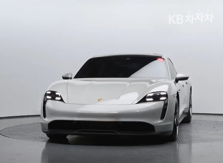 Porsche Taycan4S - 3