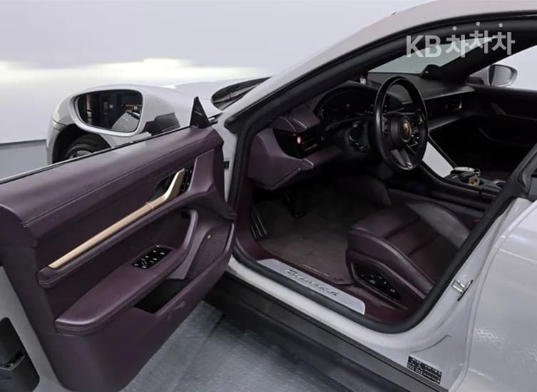 Porsche Taycan4S - 10