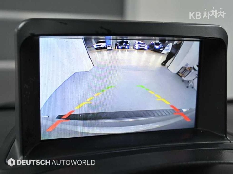 Hyundai Grand Starex5-seater Van Smart - 15