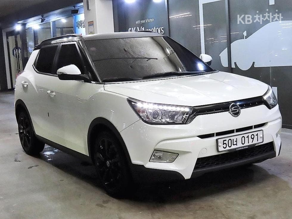 КейДжи Мобилити Тиволи Бензин LX Висок клас - Image 1