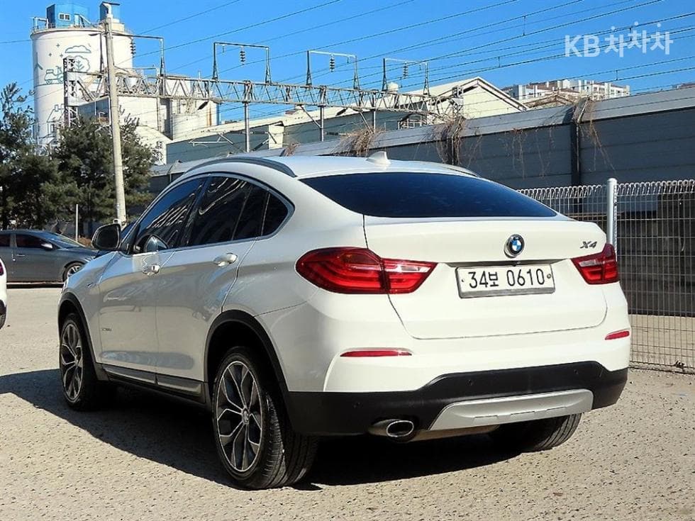 BMW X4 (F26)20d xDrive Standard - 3