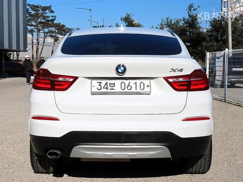 BMW X4 (F26)20d xDrive Standard - 4