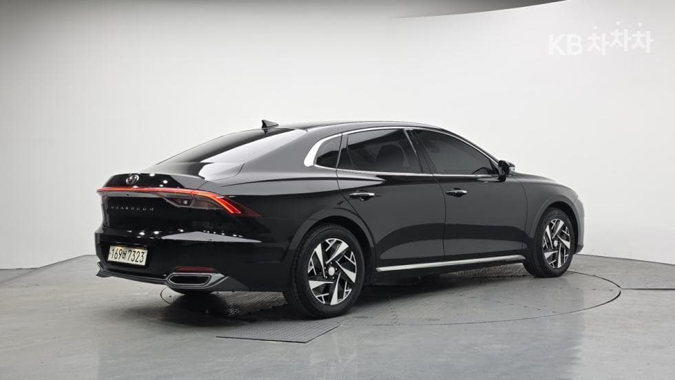 Hyundai The New (facelift) Grandeur (Azera) Hybrid2.4 Premium - 2