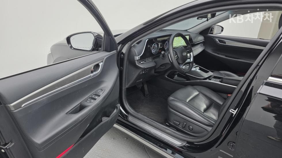 Hyundai The New (facelift) Grandeur (Azera) Hybrid2.4 Premium - 14