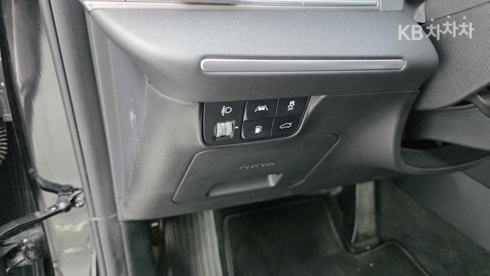 Hyundai The New (facelift) Grandeur (Azera) Hybrid2.4 Premium - 17