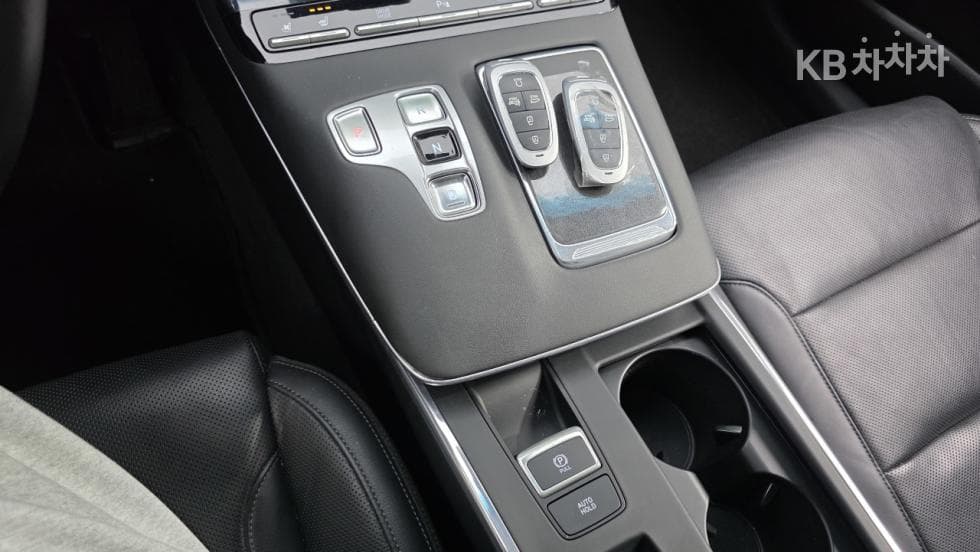 Hyundai The New (facelift) Grandeur (Azera) Hybrid2.4 Premium - 20