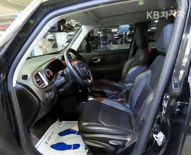 지프 레니게이드2.4 Limited FWD - 6