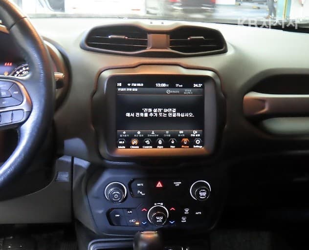 지프 레니게이드2.4 Limited FWD - 11