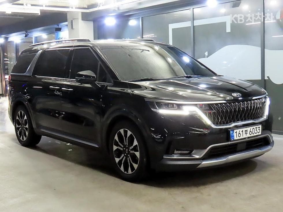 Kia Carnival 4th generation D2.2 7-seater (Limousine) Signature - Image 1