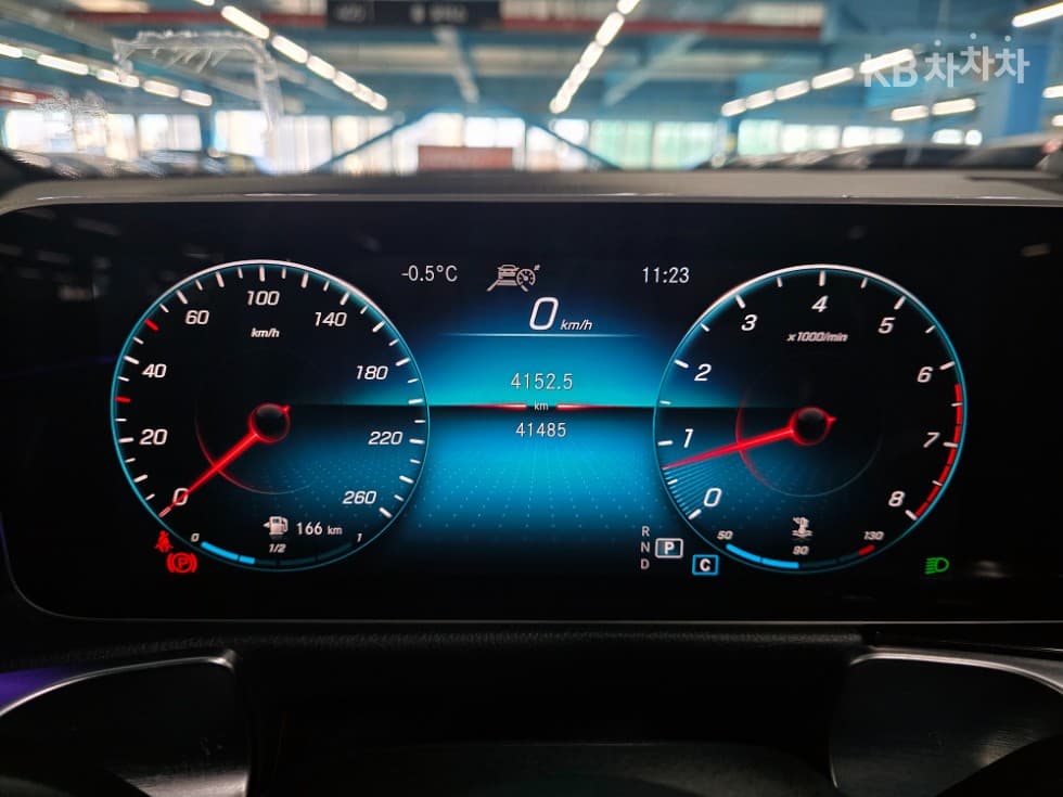 Mercedes-Benz GLB(X247)GLB 250 4Matic - 5