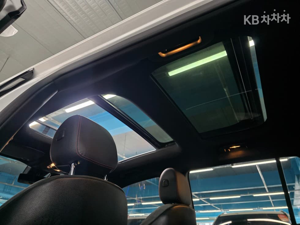 Mercedes-Benz GLB(X247)GLB 250 4Matic - 12