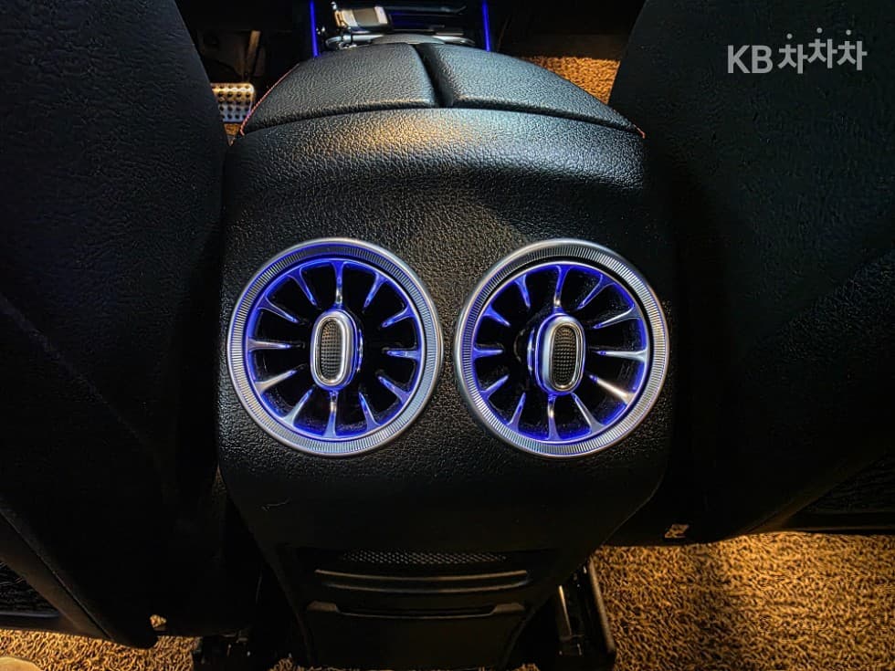 Mercedes-Benz GLB(X247)GLB 250 4Matic - 17