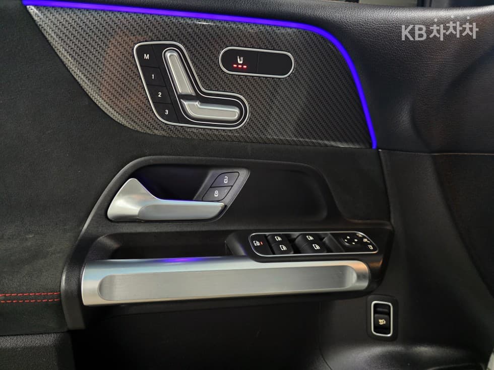 Mercedes-Benz GLB(X247)GLB 250 4Matic - 11