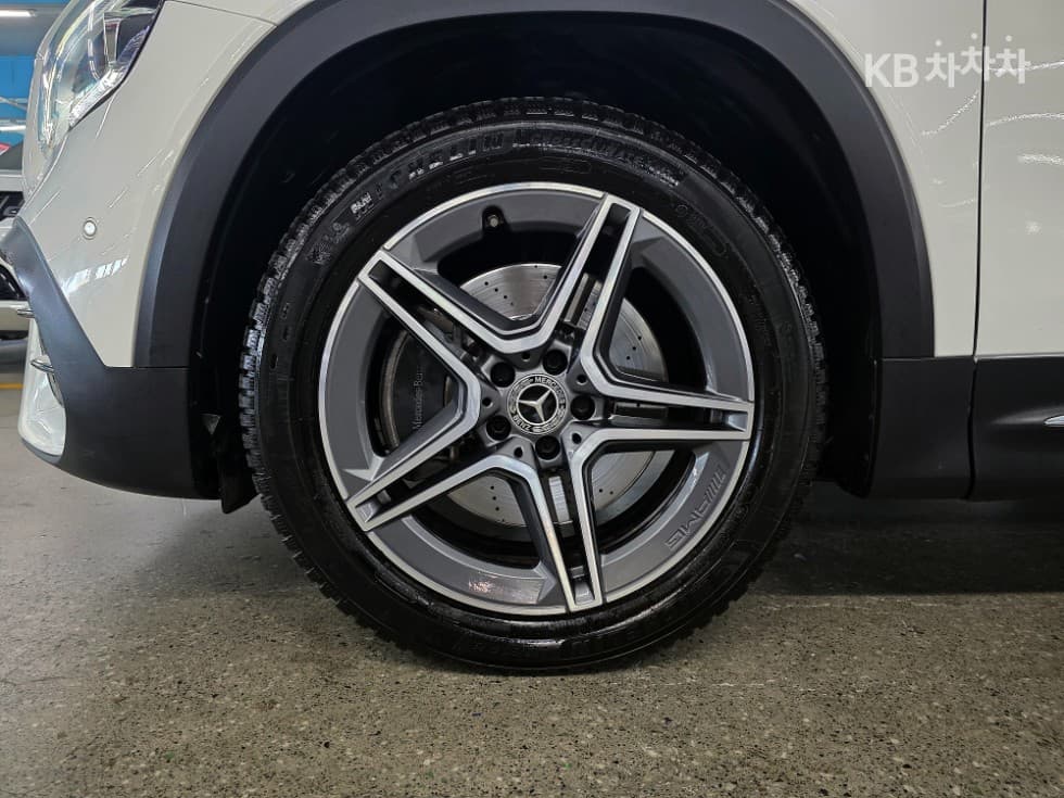 Mercedes-Benz GLB(X247)GLB 250 4Matic - 24