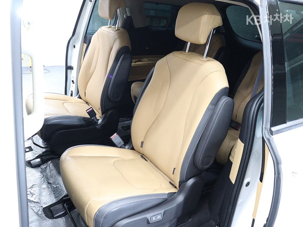 Киа Канивал 4-то поколениеD2.2 9-местен Signature - 16