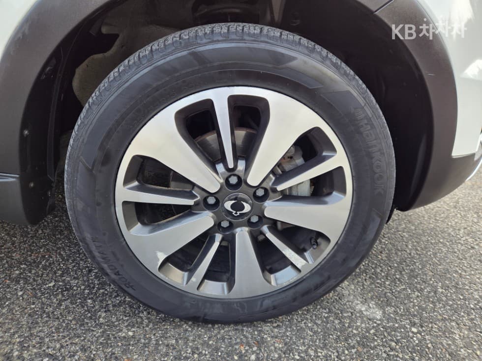 КейДжи Мобилити Нов코란도 C2.0 어드벤처 60th 에디션 4x4 - 29